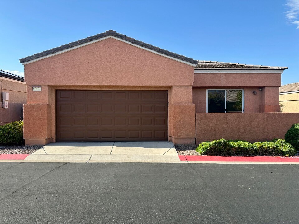 10624 Indigo Bush Ave in Las Vegas, NV - Building Photo