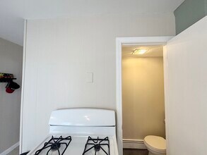 263 Everett St in Boston, MA - Building Photo - Building Photo