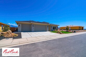 2754 Piatto Wy in Saint George, UT - Building Photo - Building Photo