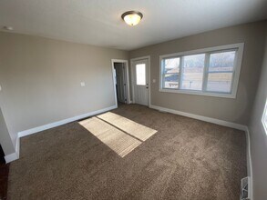 624 SE 12th St in Des Moines, IA - Building Photo - Building Photo