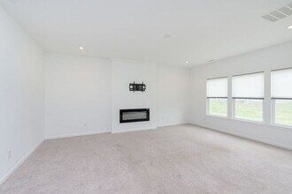 5471 Woods Pointe Dr in McCordsville, IN - Building Photo - Building Photo