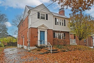 5762 Doerger Ln, Unit 1 in Cincinnati, OH - Building Photo