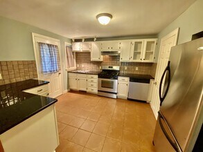 1316 Hyman Ave-Unit -2 in Hendersonville, NC - Building Photo - Building Photo