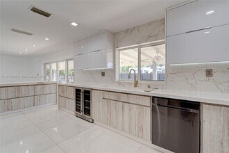 11580 SW 92nd St in Miami, FL - Building Photo - Building Photo