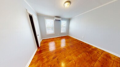 274 Plantation St, Unit 1ST UNIT in Worcester, MA - Foto de edificio - Building Photo