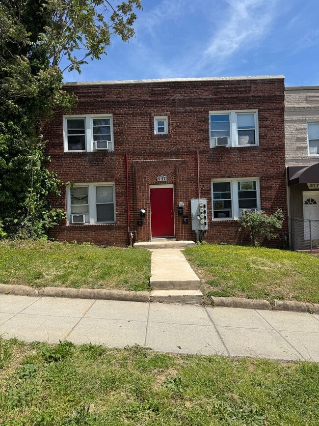 property at 921 19th St NE