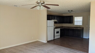 110 Jay Ln in Hampton, GA - Building Photo - Building Photo