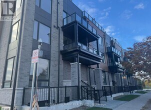 3175 Denison St in Markham, ON - Building Photo - Building Photo