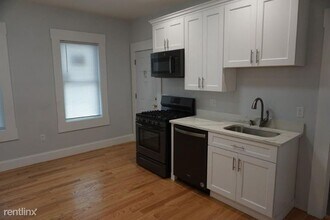 194 Fellsway W-Unit -Apt. 2 in Medford, MA - Building Photo - Building Photo
