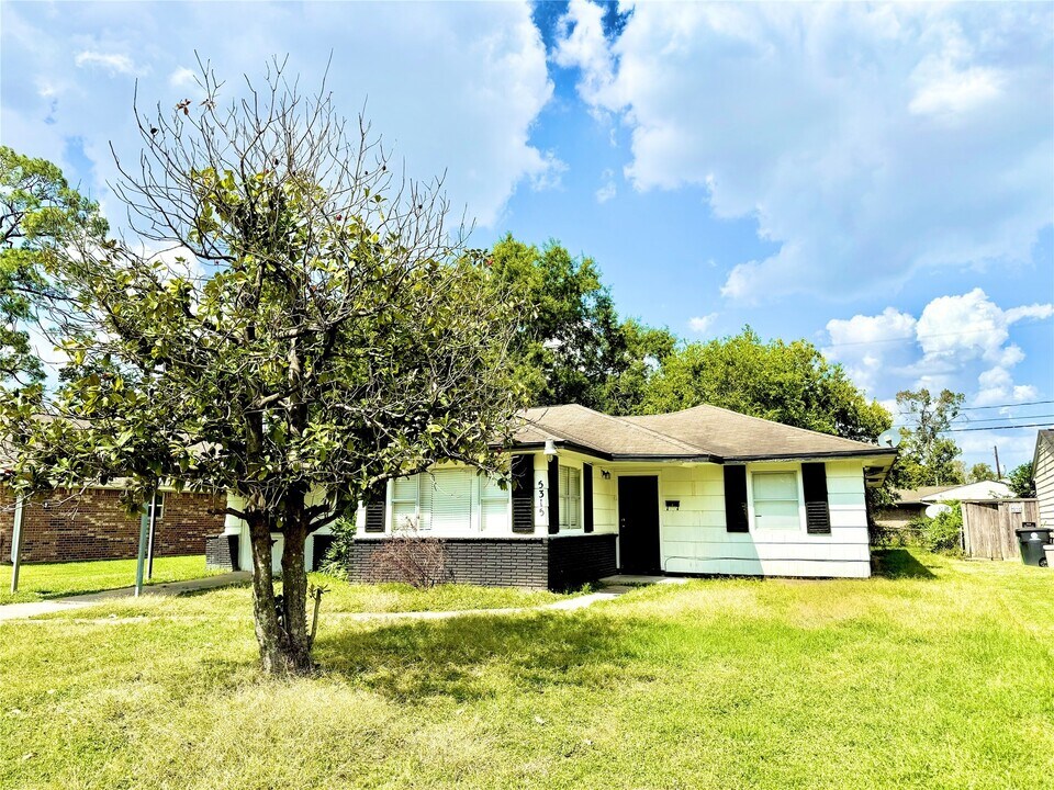 5315 Newkirk Ln in Houston, TX - Building Photo