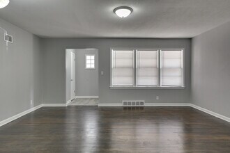 2110 S 50th St in Omaha, NE - Building Photo - Building Photo