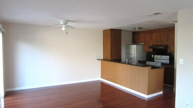 43126 Mayfair Park Ave, Unit 43126 Mayfair Park Avenue in Fremont, CA - Foto de edificio - Building Photo