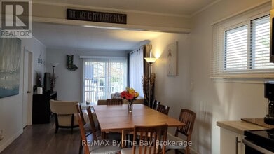 18 16th St S in Wasaga Beach, ON - Building Photo - Building Photo