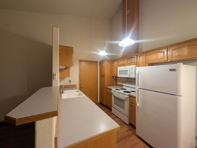 118 Geneva Ct in Roseburg, OR - Building Photo - Building Photo