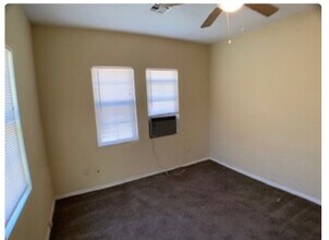 2801 NW 11th St in Oklahoma City, OK - Foto de edificio - Building Photo