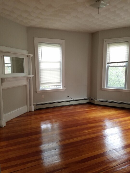 77 Walnut St, Unit 1 in Brookline, MA - Foto de edificio
