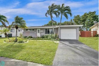 8620 NW 25th St in Sunrise, FL - Building Photo - Building Photo