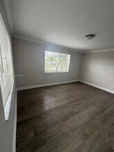 110 SE 2nd St in Hallandale Beach, FL - Building Photo - Building Photo