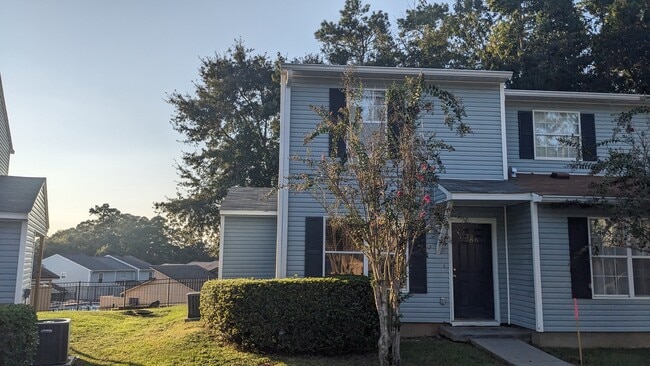 786 Timberwood Cir E, Unit Down Stairs in Tallahassee, FL - Building Photo - Building Photo