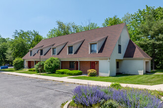 Lincoln Manor Apartments in Walnutport, PA - Building Photo - Primary Photo