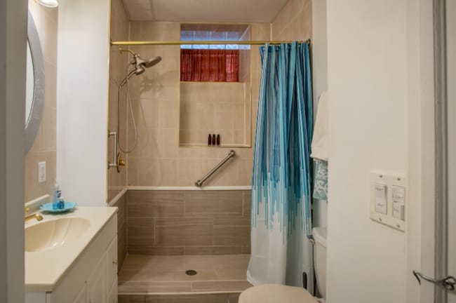 445 E Bowen Ave in Chicago, IL - Foto de edificio - Building Photo