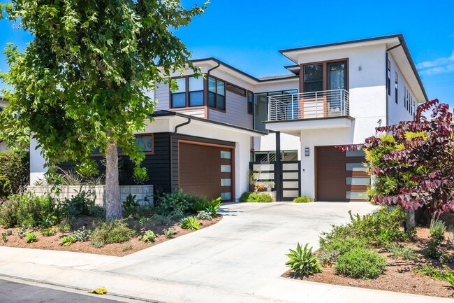 1650 Murano Pl in Costa Mesa, CA - Foto de edificio - Building Photo