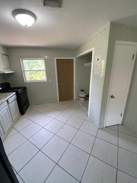 325 W Merritt Ave in Merritt Island, FL - Building Photo - Building Photo