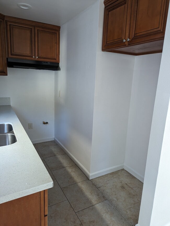 15116 Orange Ave in Paramount, CA - Building Photo - Building Photo