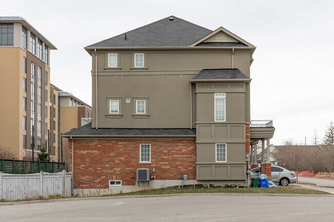 43 Celadine Dr in Markham, ON - Building Photo - Building Photo