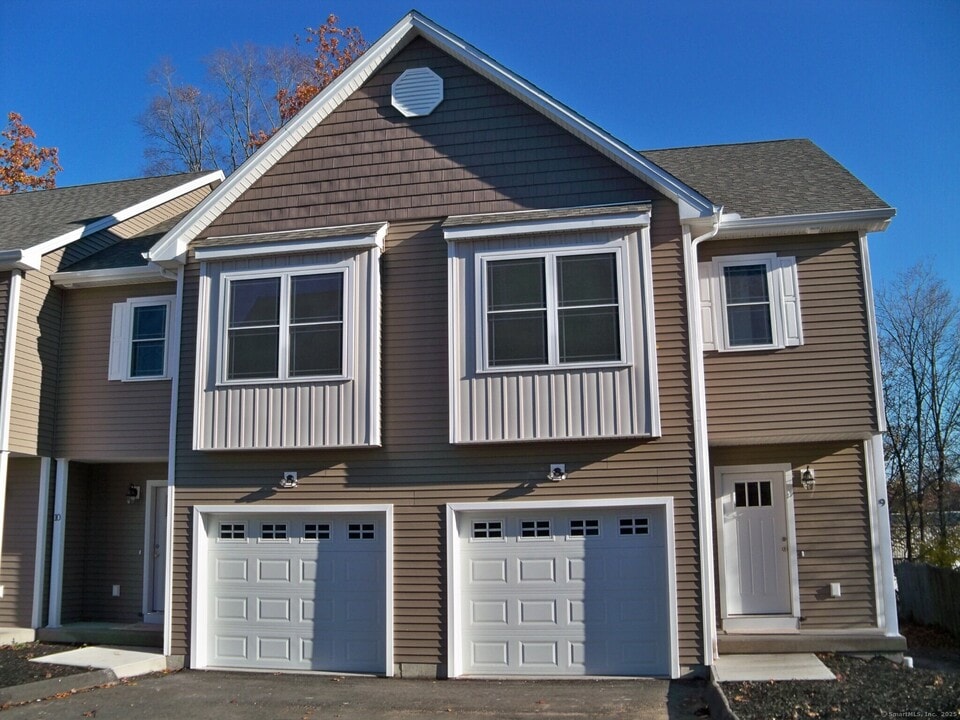 404 Main St in Wallingford, CT - Building Photo
