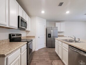 5810 Paddock Way in Pensacola, FL - Building Photo - Building Photo