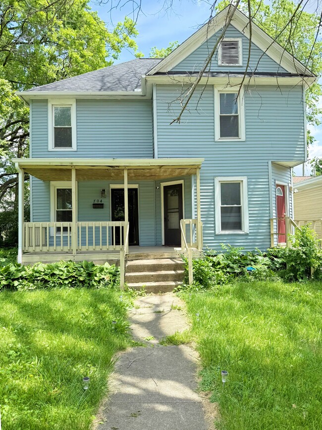 property at 704 S Vine St