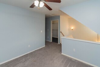 99 Boniface Dr in Pine Bush, NY - Foto de edificio - Building Photo