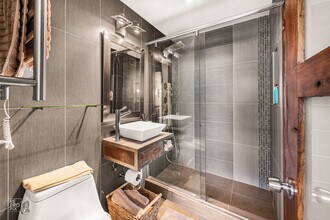 6301 N Sheridan Rd, Unit 15O in Chicago, IL - Foto de edificio - Building Photo