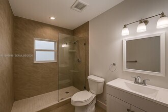 116 NW 4th Ave in Hallandale Beach, FL - Building Photo - Building Photo