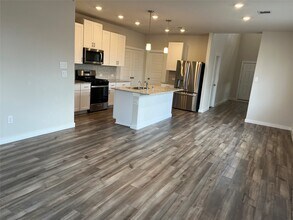7131 Blue Oak Dr in Conroe, TX - Foto de edificio - Building Photo