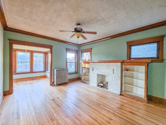 3338 W Cullom Ave