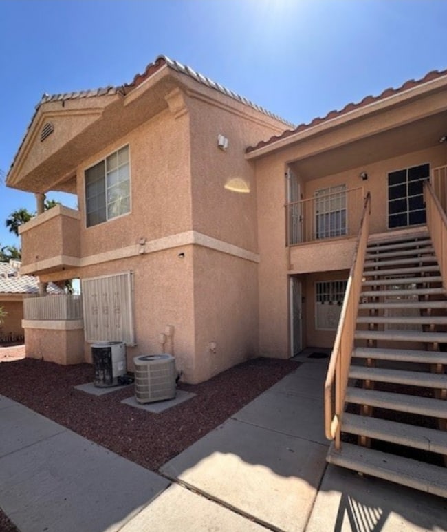 1830 N Pecos Rd in Las Vegas, NV - Building Photo - Building Photo