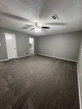 426 Irene Dr in Highlands, TX - Building Photo - Building Photo