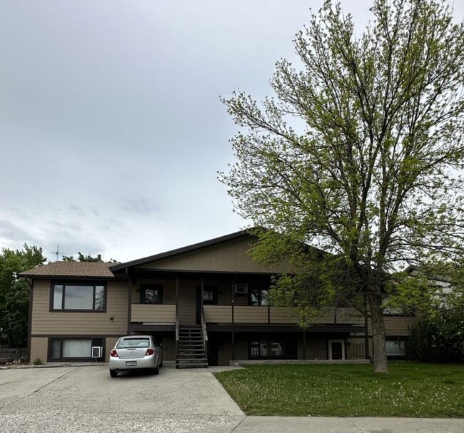 property at 1321 Quartz Pl