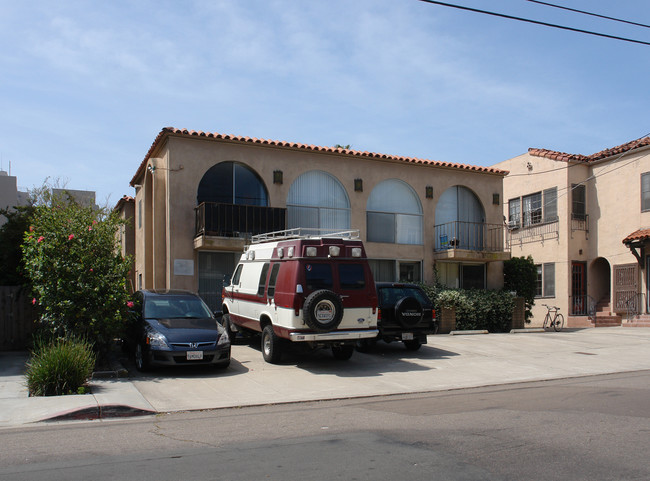 515 Arbor Dr in San Diego, CA - Building Photo - Building Photo