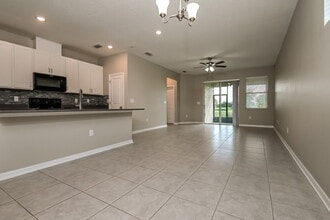 11857 Brighton Knoll Loop in Riverview, FL - Foto de edificio - Building Photo
