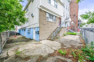 246 Sip Ave in Jersey City, NJ - Building Photo - Building Photo