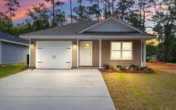 3206 Electra Dr in Milton, FL - Building Photo - Building Photo