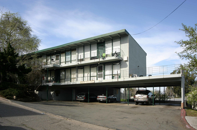 Dave Hill Apartments in Concord, CA - Building Photo - Building Photo