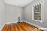 35 Harbor View St, Unit 2 in Boston, MA - Foto de edificio - Building Photo