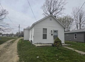 542 S Wall St in Winchester, IN - Building Photo