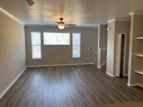 2443 Legacy Lake Dr in Maitland, FL - Building Photo - Building Photo