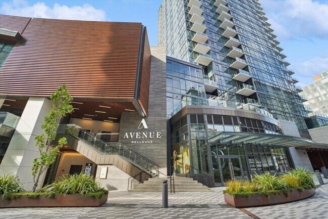 838 Ave Sq NE in Bellevue, WA - Building Photo - Building Photo