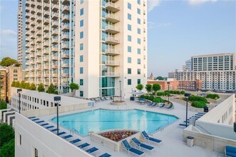 860 Peachtree St NE in Atlanta, GA - Building Photo - Building Photo
